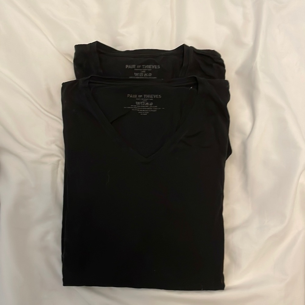Pair of Thieves V Neck